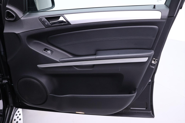 Mercedes-Benz Třídy M 3,0 300 CDI 4Matic 150kW CZ