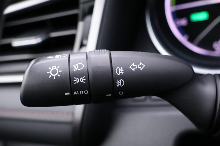 Toyota Camry 2,5 Hybrid 131kW Executive CZ