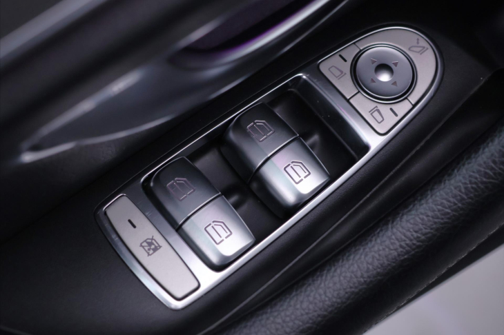 Mercedes-Benz Třídy E 3,0 350d 190kW LED Virtuál