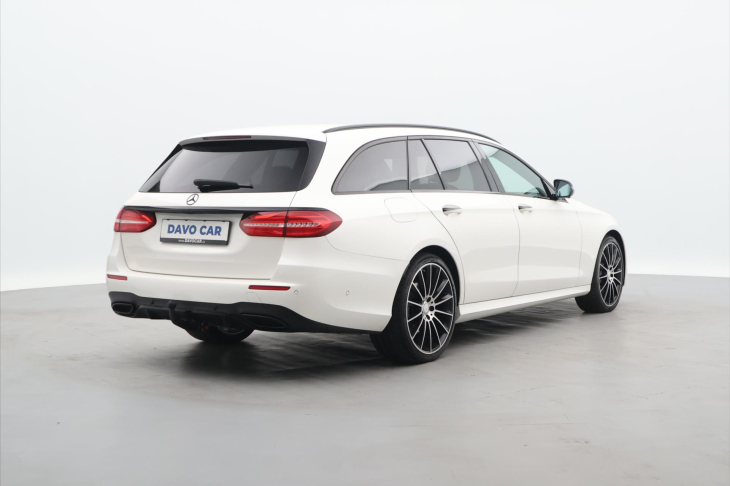Mercedes-Benz Třídy E 2,9 400D 250kW AMG Softclose
