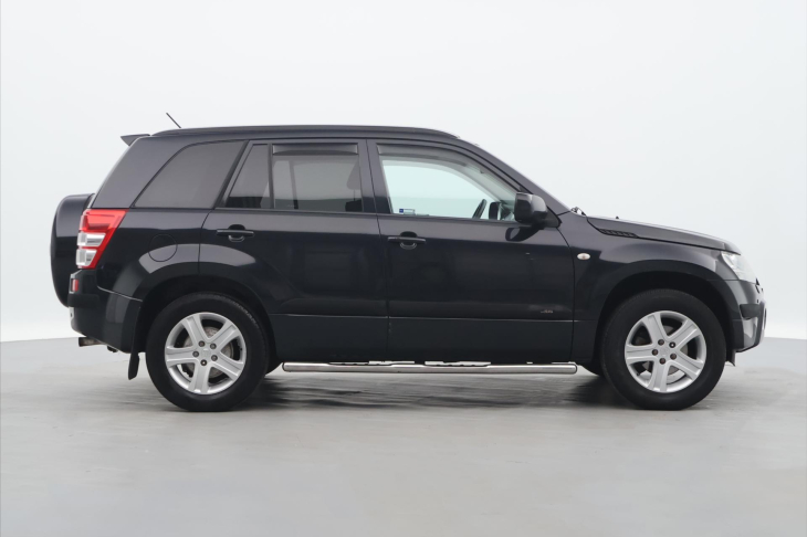 Suzuki Grand Vitara 2,0 JLX 103kW Aut. CZ