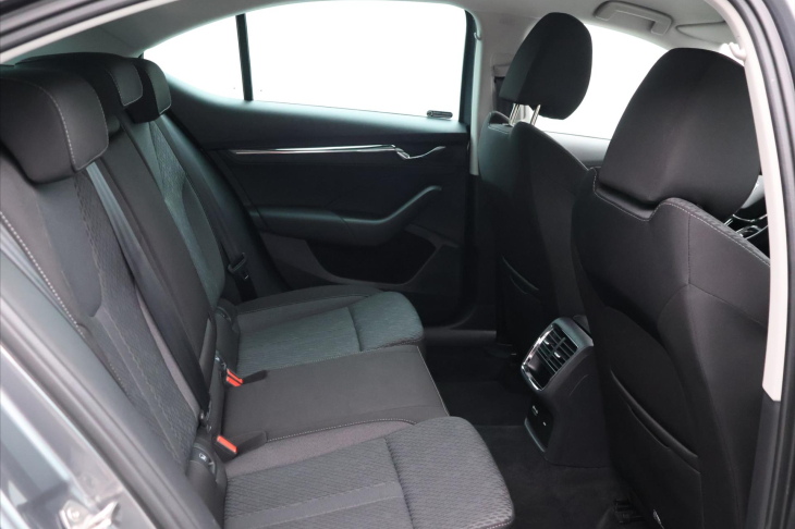 Škoda Octavia 1,5 TSI DSG Style Matrix DPH