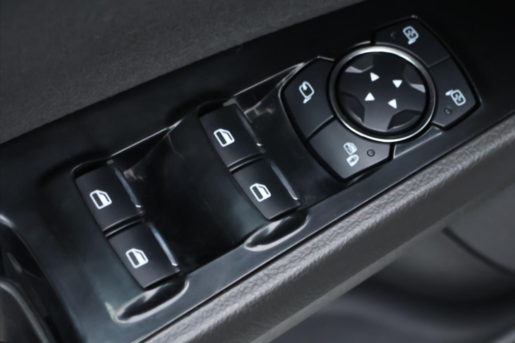 Ford Mondeo 2,0 TDCI 110kW CZ Titanium LED