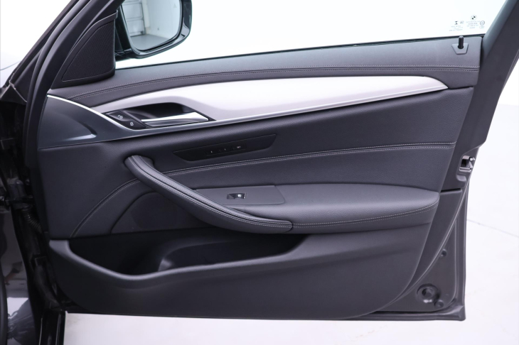 BMW Řada 5 2,0 530e xDrive Automat CZ DPH