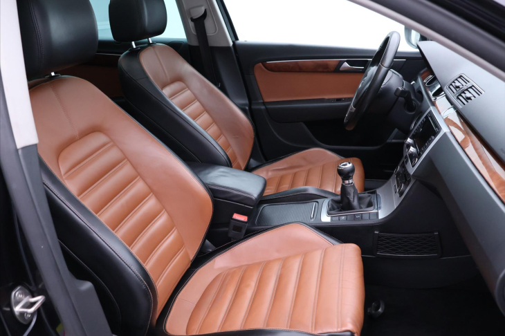 Volkswagen Passat 2,0 TDi 103kW Highline Kůže
