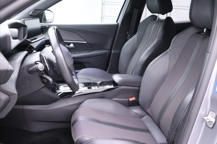 Peugeot 2008 1,2 PT 96kW Aut. CZ GT-Line