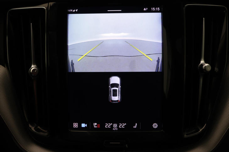 Volvo XC60 2,0 B5 173kW AWD Plus Dark CZ