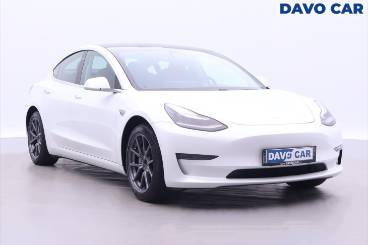 Tesla Model 3 Long Range AWD tažné DPH