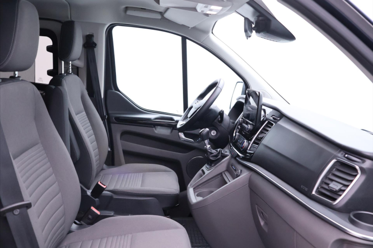 Ford Tourneo Custom 2,0 TDCi 136kW 8-Míst L2 DPH