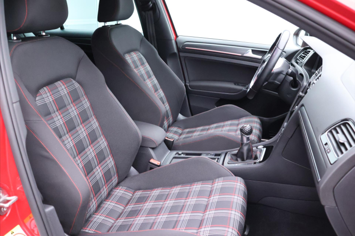 Volkswagen Golf 2,0 TSI GTI Performance 180kW CZ