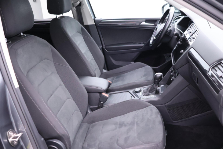 Volkswagen Tiguan Allspace 2,0 TDI DSG R-line 4M 1Maj DPH