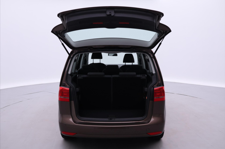 Volkswagen Touran 1,6 TDI CZ 7-Míst Serv.Kniha