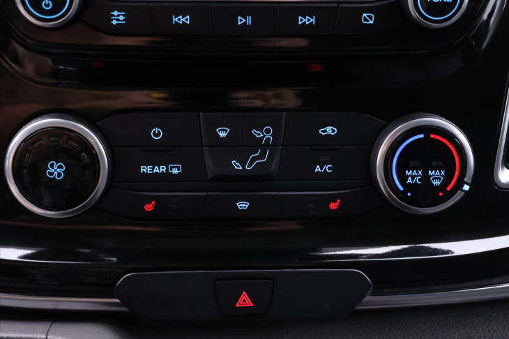 Ford Tourneo Custom 2,0 TDCi 136kW Aut. 8-Míst