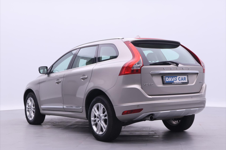 Volvo XC60 2,0 D3 100kW Summum Serv.Kniha