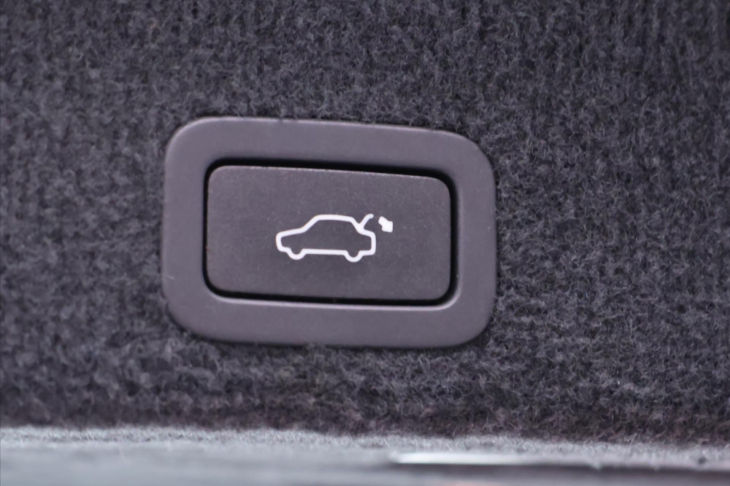 Volvo XC60 2,4 D4 133kW Aut. Momentum 4x4