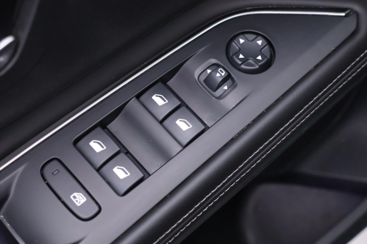 Peugeot 5008 1,5 HDI 96kW Allure CZ 7-Míst