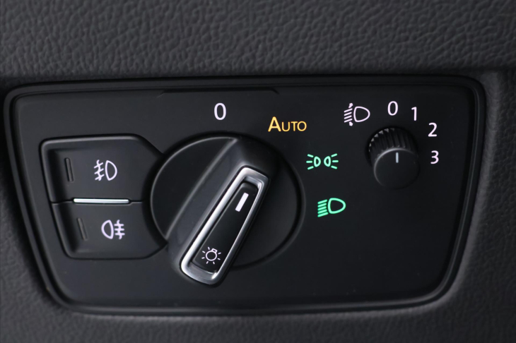 Volkswagen Passat 1,6 TDI Comfortline Navi DPH