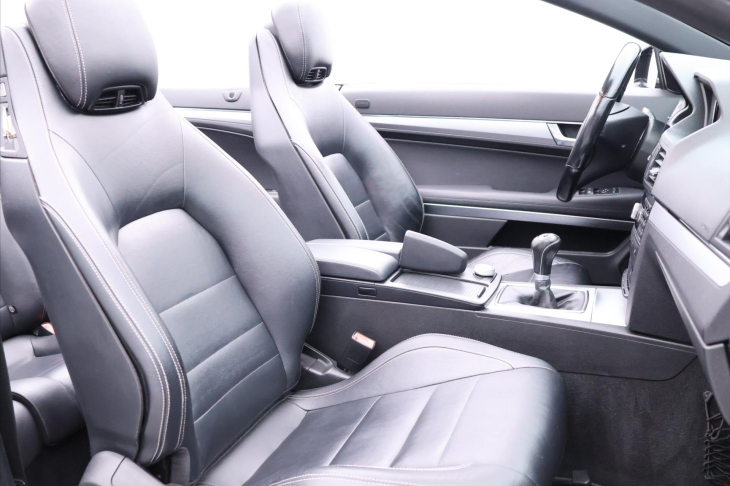 Mercedes-Benz Třídy E 2,2 CDI 125kW Elegance Cabrio