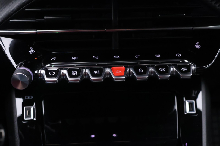 Peugeot 2008 1,2 PT 96kW Aut. CZ GT-Line