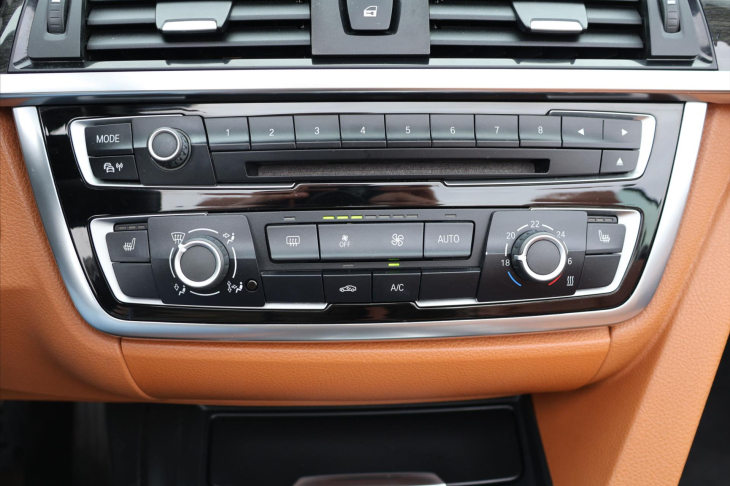 BMW Řada 4 2,0 M-Packet Luxury Cabrio