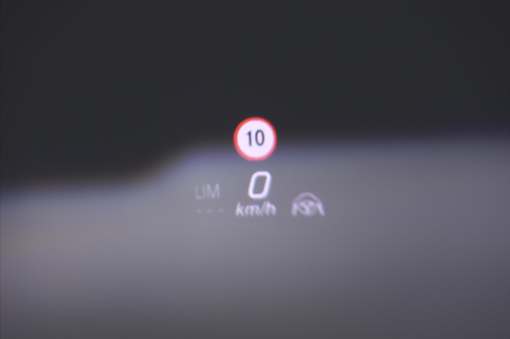 Mercedes-Benz GLB 2,0 200d 4MATIC AMG Premium+