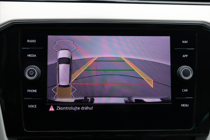 Volkswagen Passat 2,0 TDI  DSG LED Elegance DPH