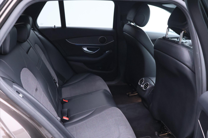 Mercedes-Benz Třídy C 2,1 250d 150kW 4Matic CZ DPH