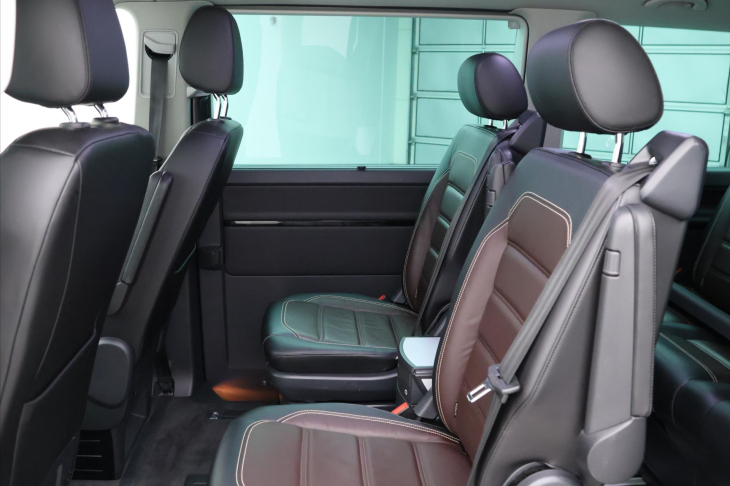 Volkswagen Multivan 2,0 TDI 146kW Highline DSG CZ DPH