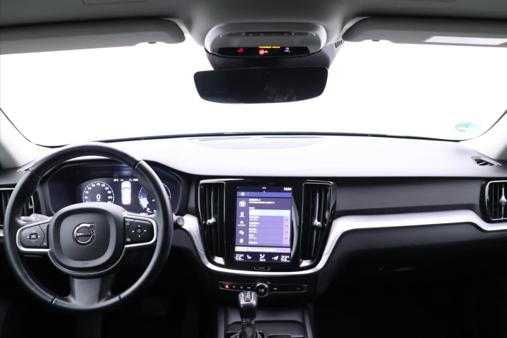 Volvo V60 2,0 D4 Aut. Momentum 1.Maj.