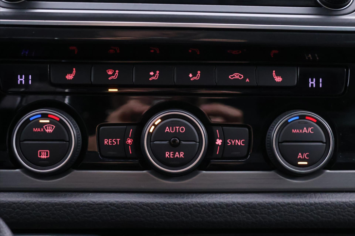 Volkswagen Multivan 2,0 TDI 150kW DSG 4M Serv.kn.