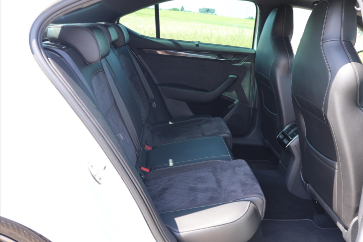 Škoda Superb 1,8 TSI DSG CZ Sportline DCC