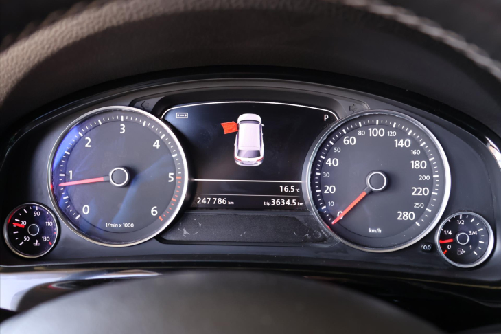 Volkswagen Touareg 3,0 TDI V6 DSG R-LINE CZ 4M