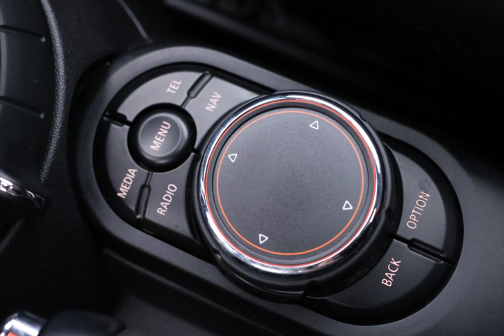 Mini Cooper 2,0 JCW 170kW H&K Chilli 1.Maj