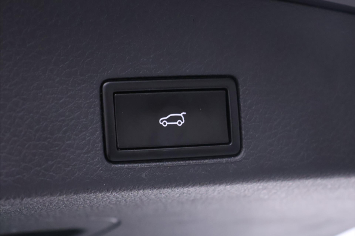 Volkswagen Touareg 3,0 TDI V6 DSG R-LINE CZ 4M