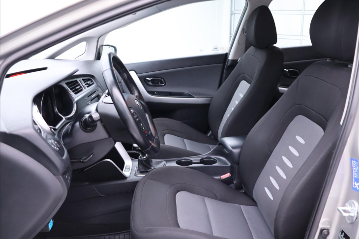 Kia Ceed 1,6 GDI 99kW Exclusive CZ