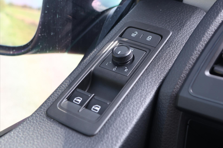 Volkswagen Caravelle 2,0 TDI 150kW DSG 8Míst Comfort