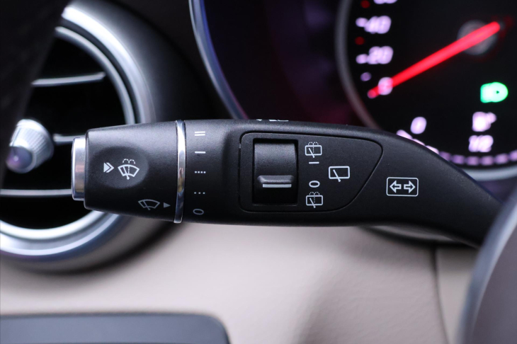 Mercedes-Benz Třídy C 2,0 220d 143kW 4Matic LED