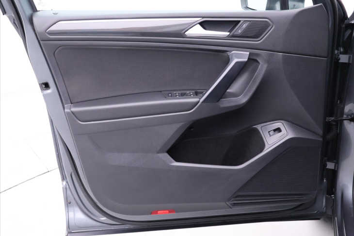 Volkswagen Tiguan Allspace 2,0 TDI DSG R-line 4M 1Maj DPH