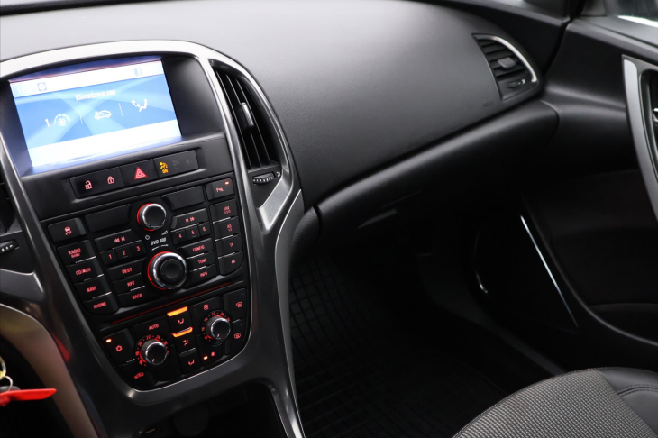 Opel Astra 1.7 CDTi 81kW Cosmo tažné