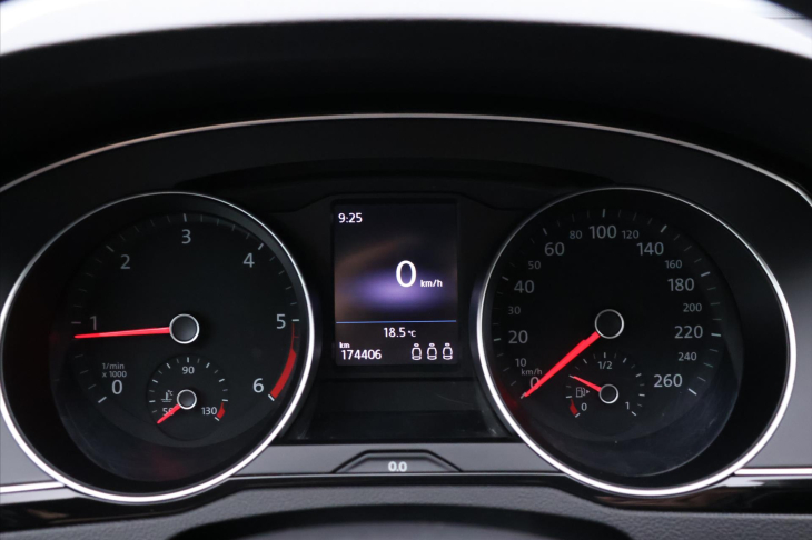 Volkswagen Passat 2,0 TDI 110kW CZ Highline LED