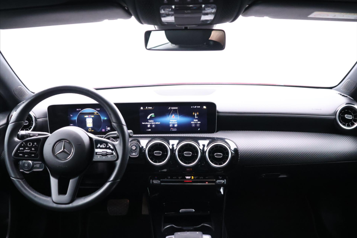 Mercedes-Benz Třídy A 1,5 180d CZ