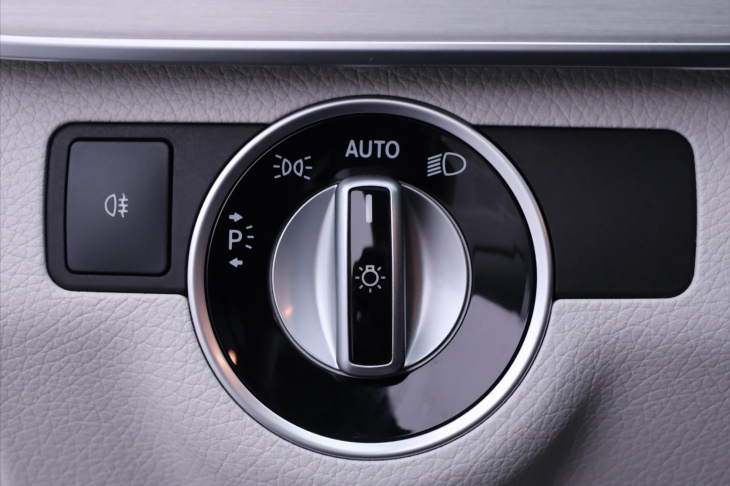 Mercedes-Benz Třídy E 3,5 E 400 Serv.kniha LED