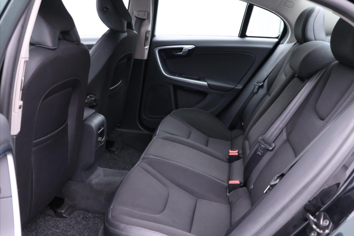 Volvo S60 2,0 D3 120kW Aut. Serv.Kniha