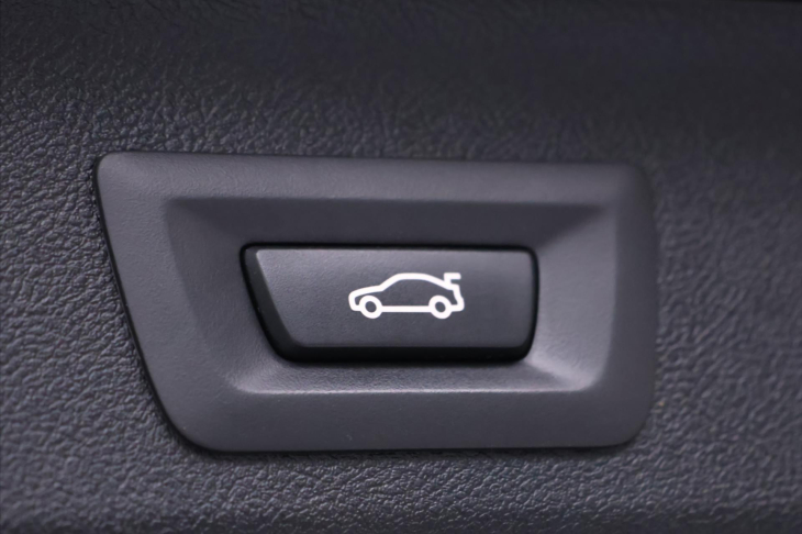 BMW Řada 5 2,0 520da 120kW Sportline