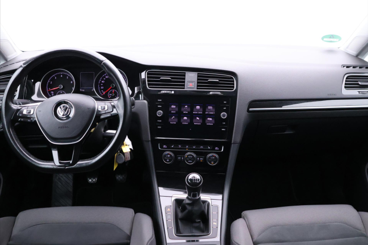 Volkswagen Golf 1,4 TSI 92kW Highline LED 1.Maj