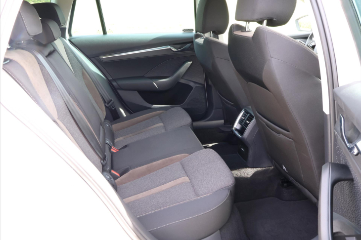 Škoda Octavia 2,0 TDI 147kW DSG CZ Scout DPH