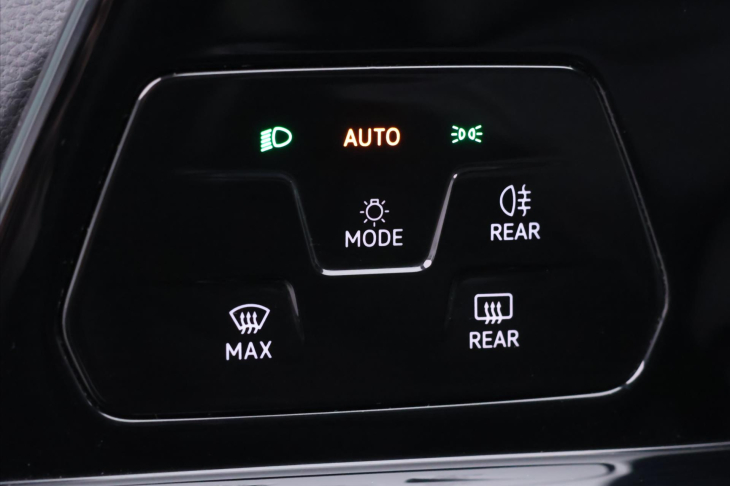 Volkswagen Golf 1,5 TSI 96kW Vrtual CZ LED