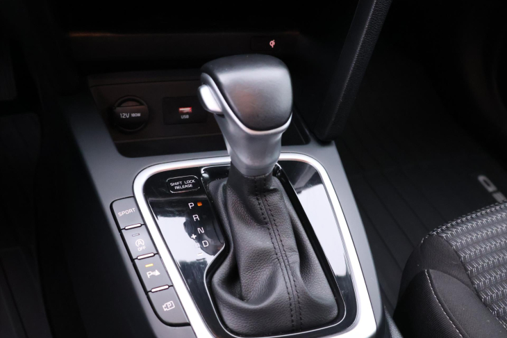 Kia Ceed 1,5 T-GDI 117kW Aut. CZ DPH