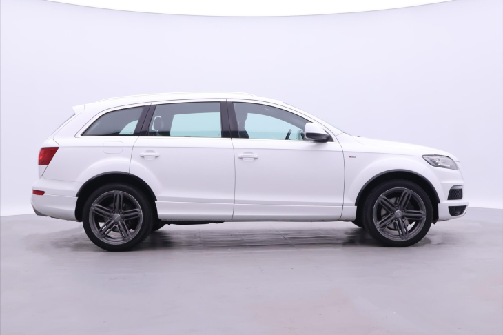 Audi Q7 3,0 TDI 180kW S-LINE CZ 7 Míst