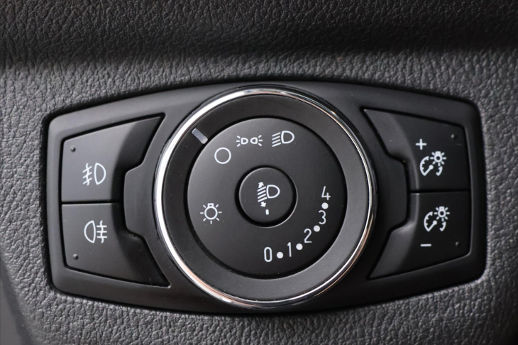 Ford Tourneo Courier 1,0 I 74KW CZ KLIMA TAŽNÝ
